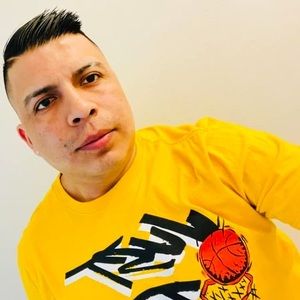 Meet your Posher, Daniels